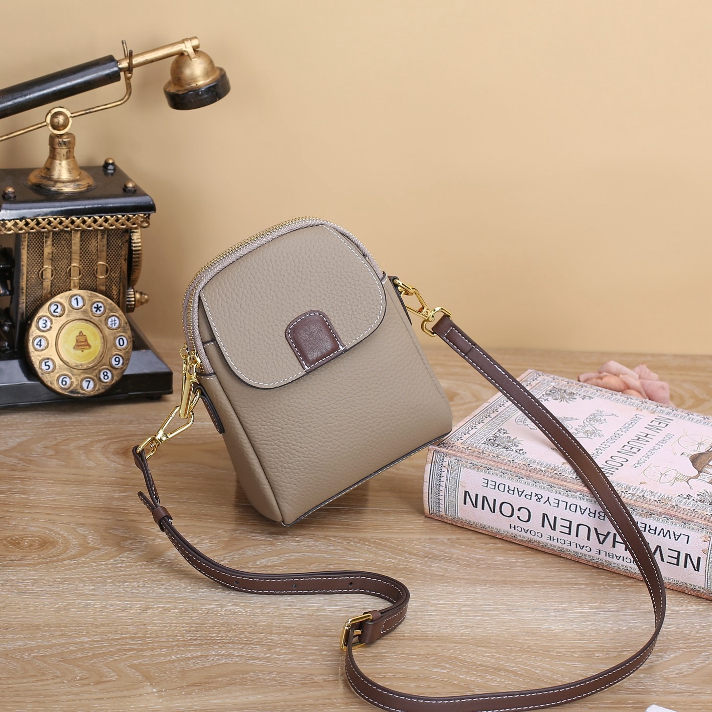 designer bag New Small Leather Crossbody Bag Single Shoulder Bag Fashionable Simple High-end Genuine Leather Women Bag Phone Bag
