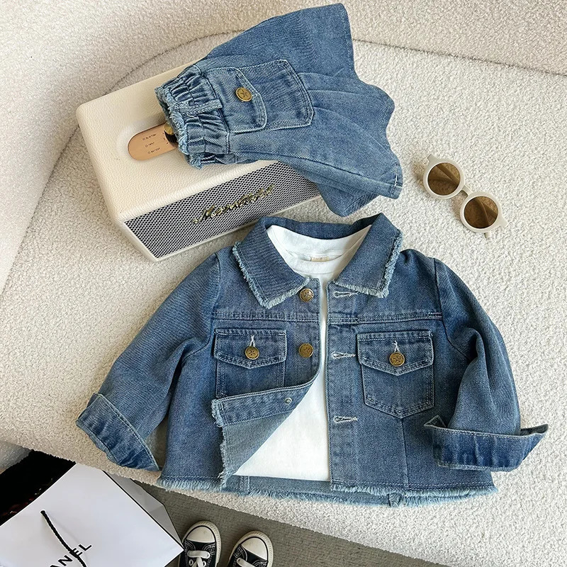 2-8 year old girls denim set with retro lapel long sleeved denim jacketpleated skirt cover girls fashionable and trendy set 250724