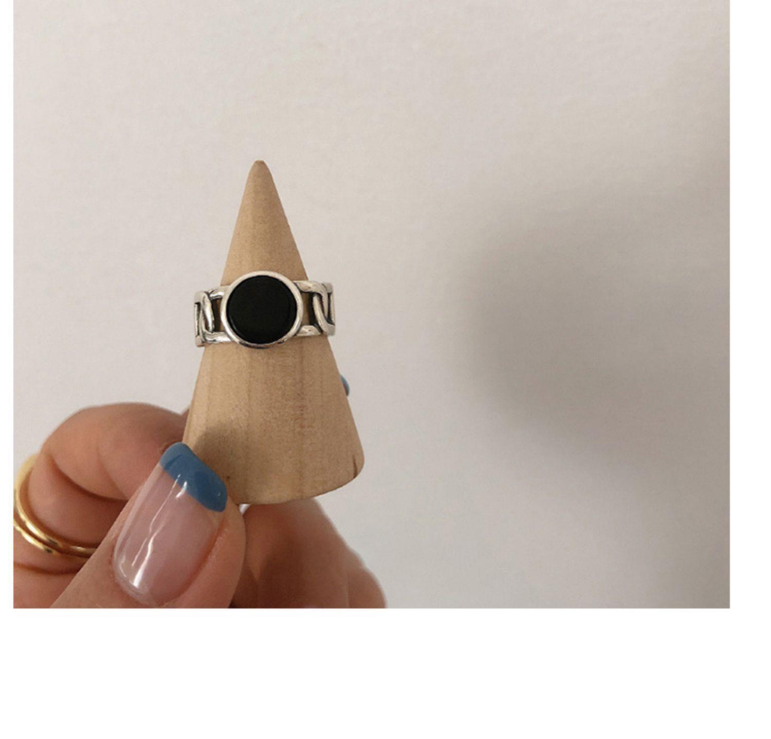 Chic Adjusting Womans Jewelry: Classic Circular Shape & Modern Design