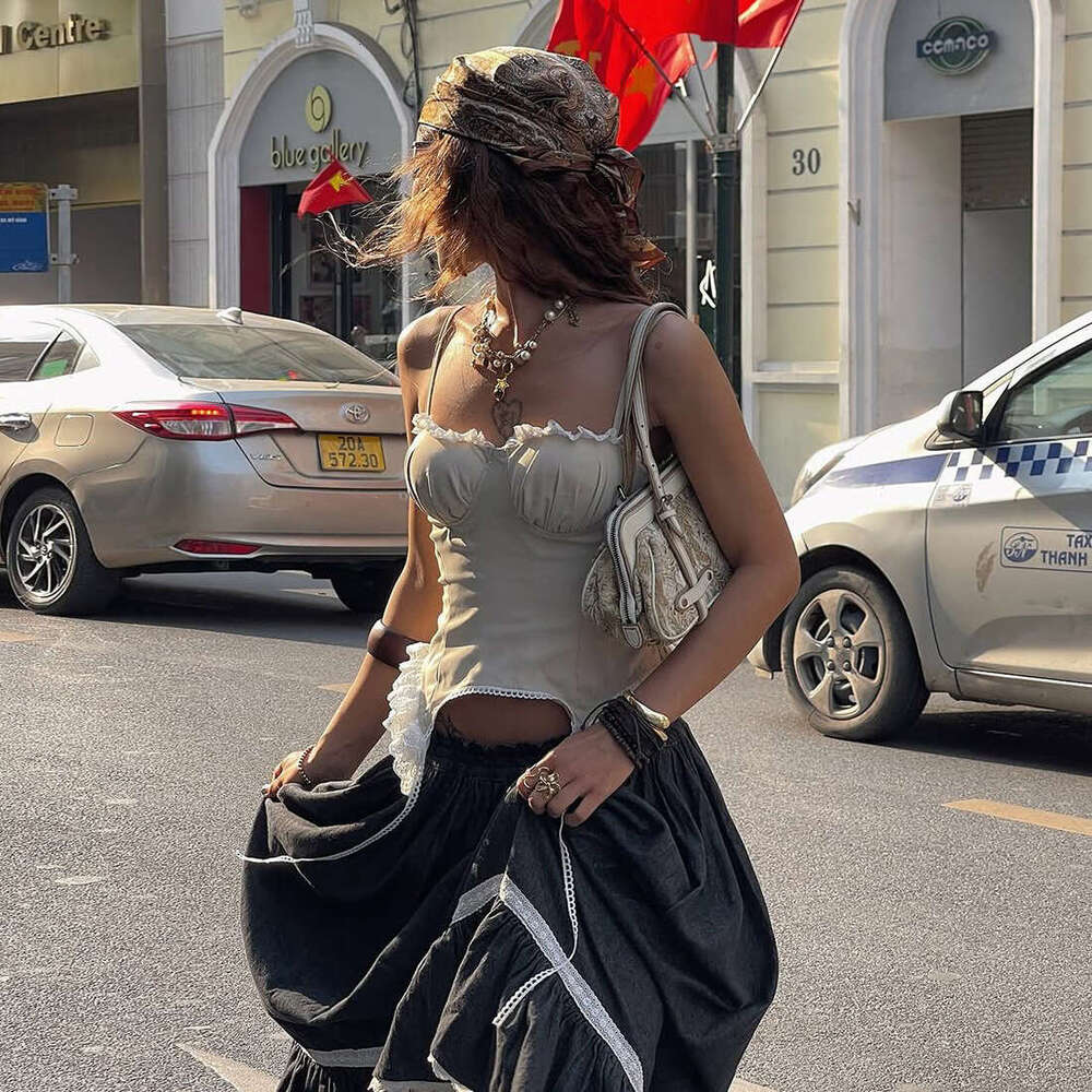 2025 Summer New Niche Design Sense Elegant Crop Top Slim Fit Versatile Sleeveless Camisole for Women a3e