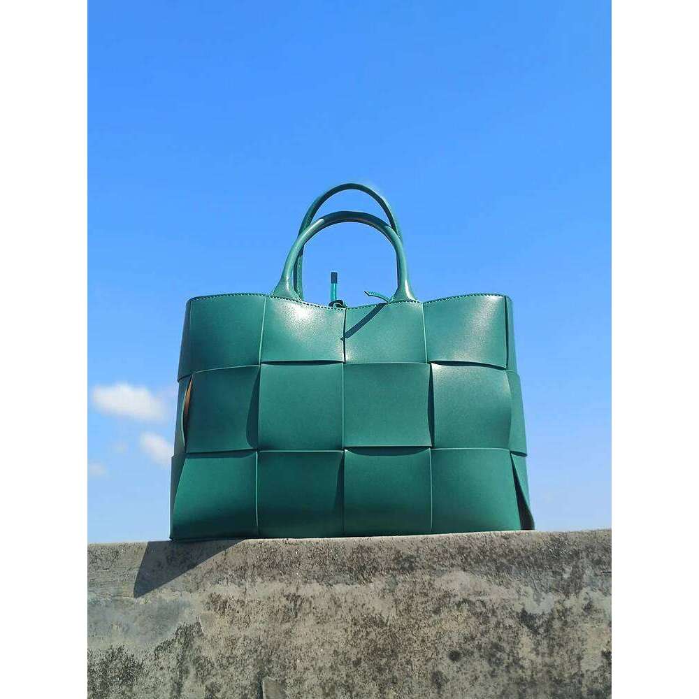 High Quality Leather Business Women's Shoulder Large Square Handbag Designer Fashion and Elegant Ladies Tote Bag