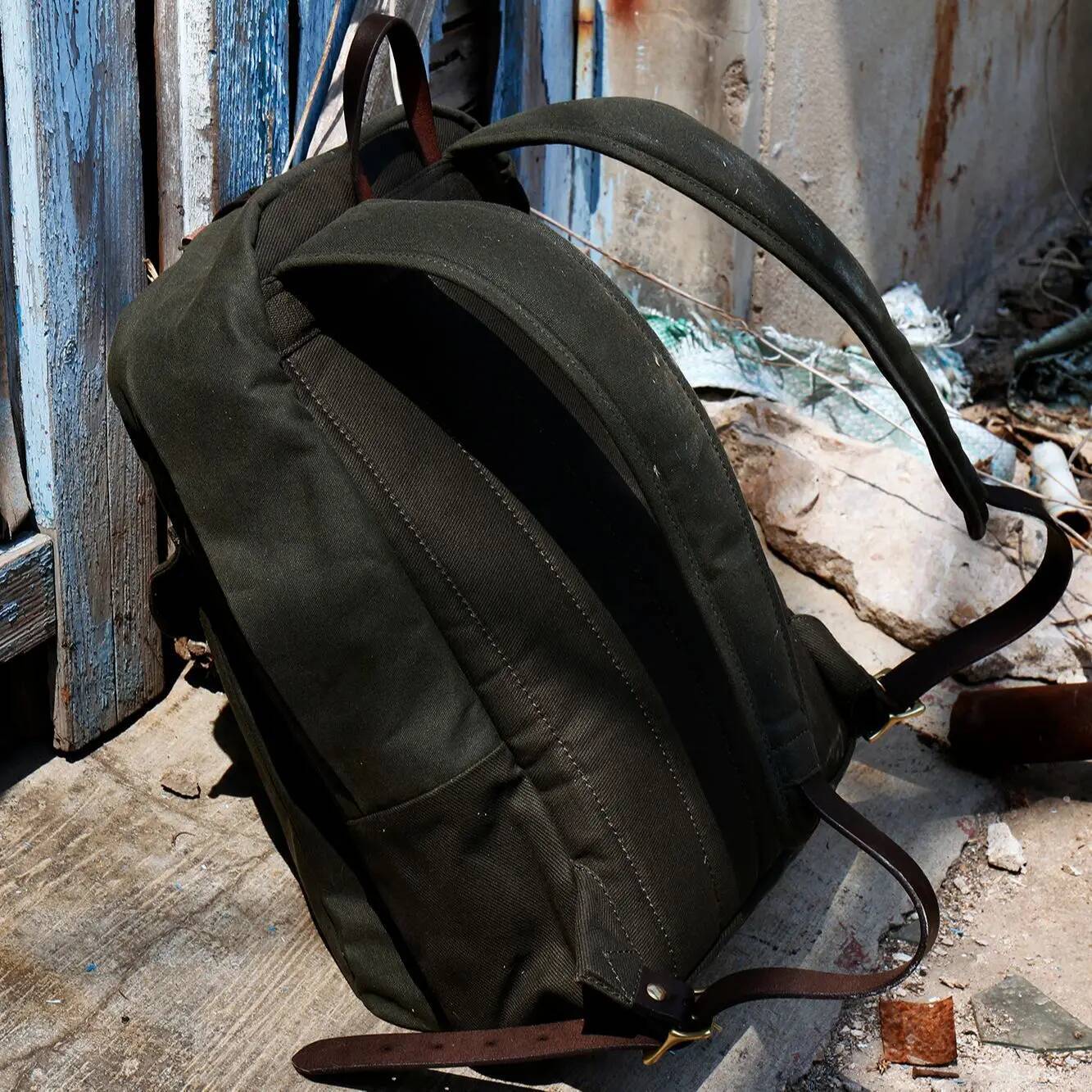 High Quality Waterproof 15.6Inch Laptop Heavy Oil Wax Canvas Outdoor Travel Backpack Unisex School Bag With YKK Zipper