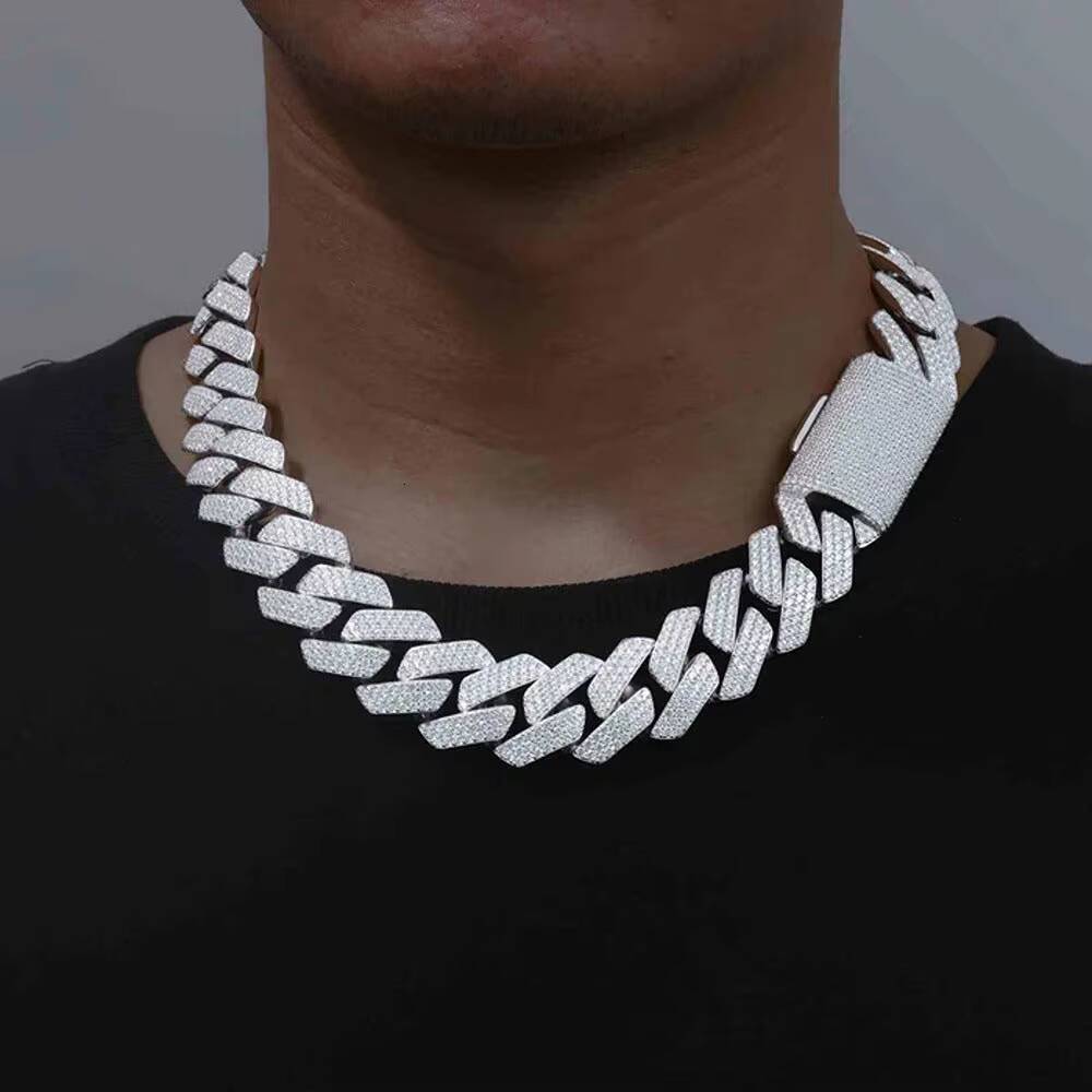 Luxury 22mm Ice Out Hip Hop Moissanite Diamond Cuban Chain Elegant 22mm Moissanite Jewelry for Women