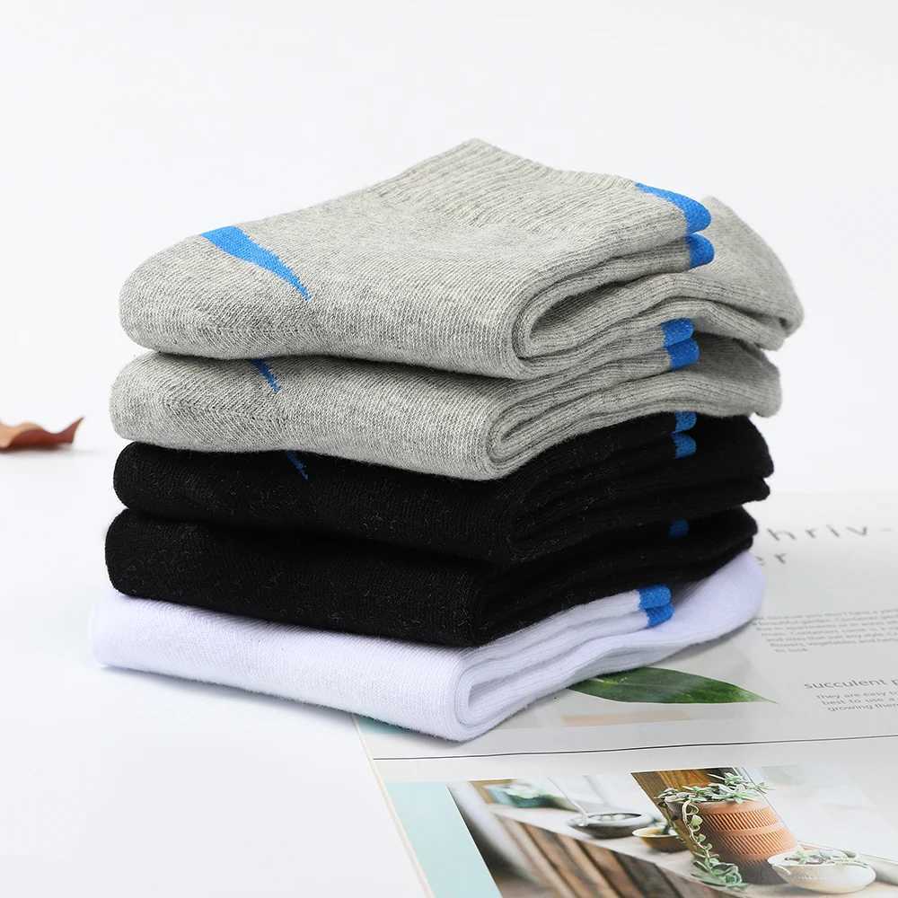 5 Pairs/Lot Mens Casual Sports Socks Fashion Hot Sale Pure Cotton Mens Socks White Black Breathable Large Size Stockings 38-45 X250725