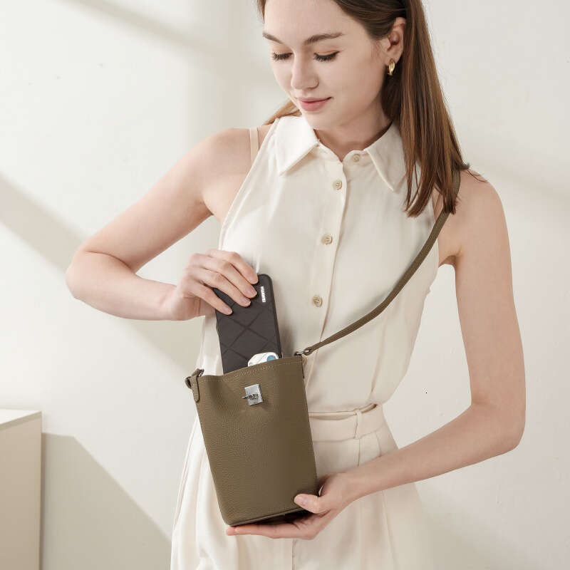 designer bag classic bag luxury bag Top Layer Cowhide Single Shoulder Crossbody Phone Women Versatile Vertical Casual Small Bucket Bag