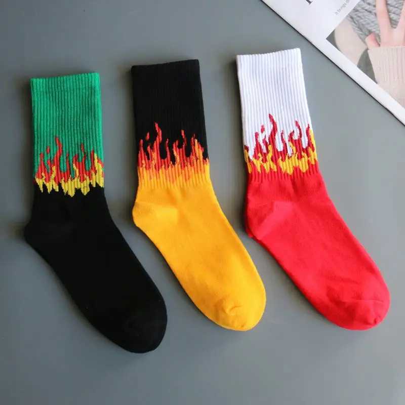 Red Flame Street Skateboard Socks Casual Fashion Hip Hop Socks Teenager Student Skateboard Boy Socks X250725