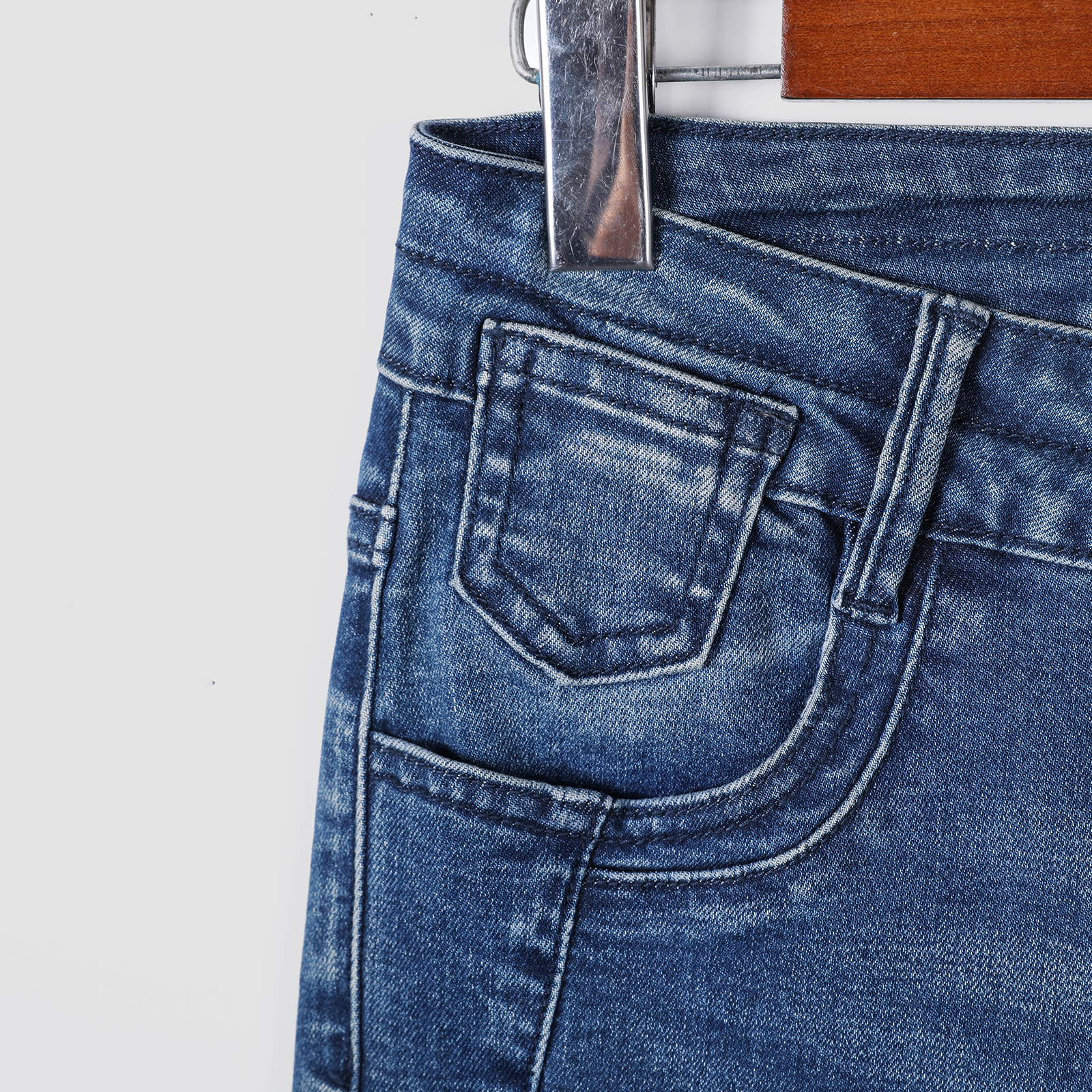 Tight jeans for women lifting hips to make them look slimmer and slim Stretch denim fabric fashionable and versatile pencil pants