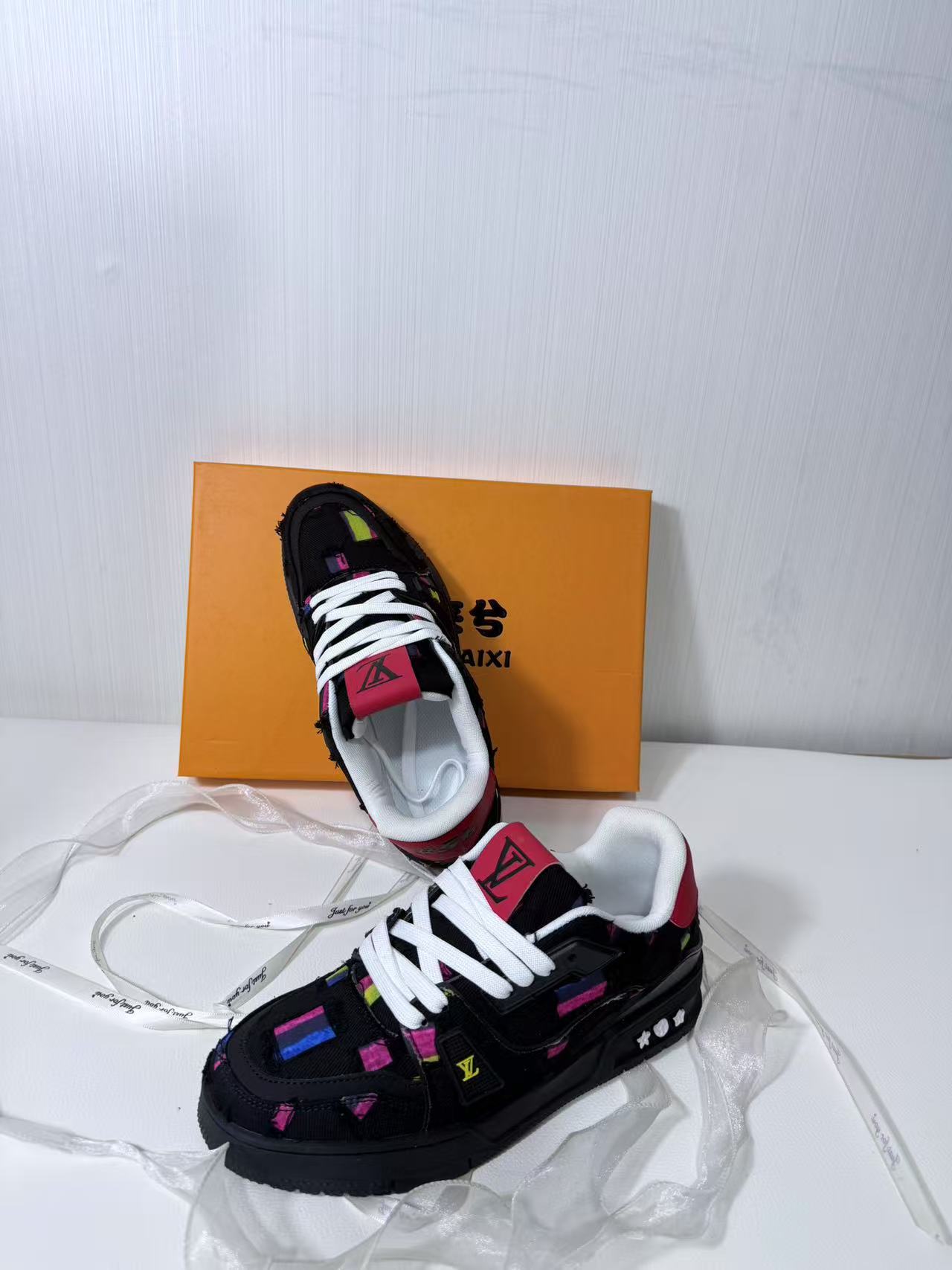 Designer Shoes 2025 New Style Versatile Sneakers for Men and Women, thick-soled fashionable sporty casual sneakers, trendy shoes free shipping