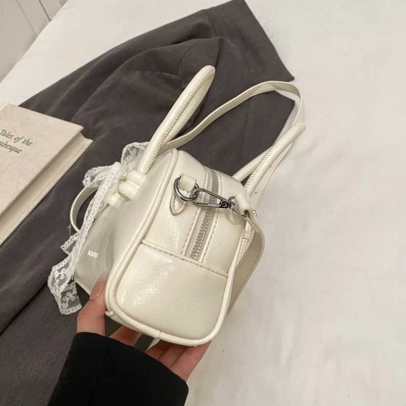 MOODS Mini Boston Shoulder Crossbody Bags For Women Lace Bowknot Round Top-handle Bag With Heart Pendant 2025 Designer Handbags Y250725