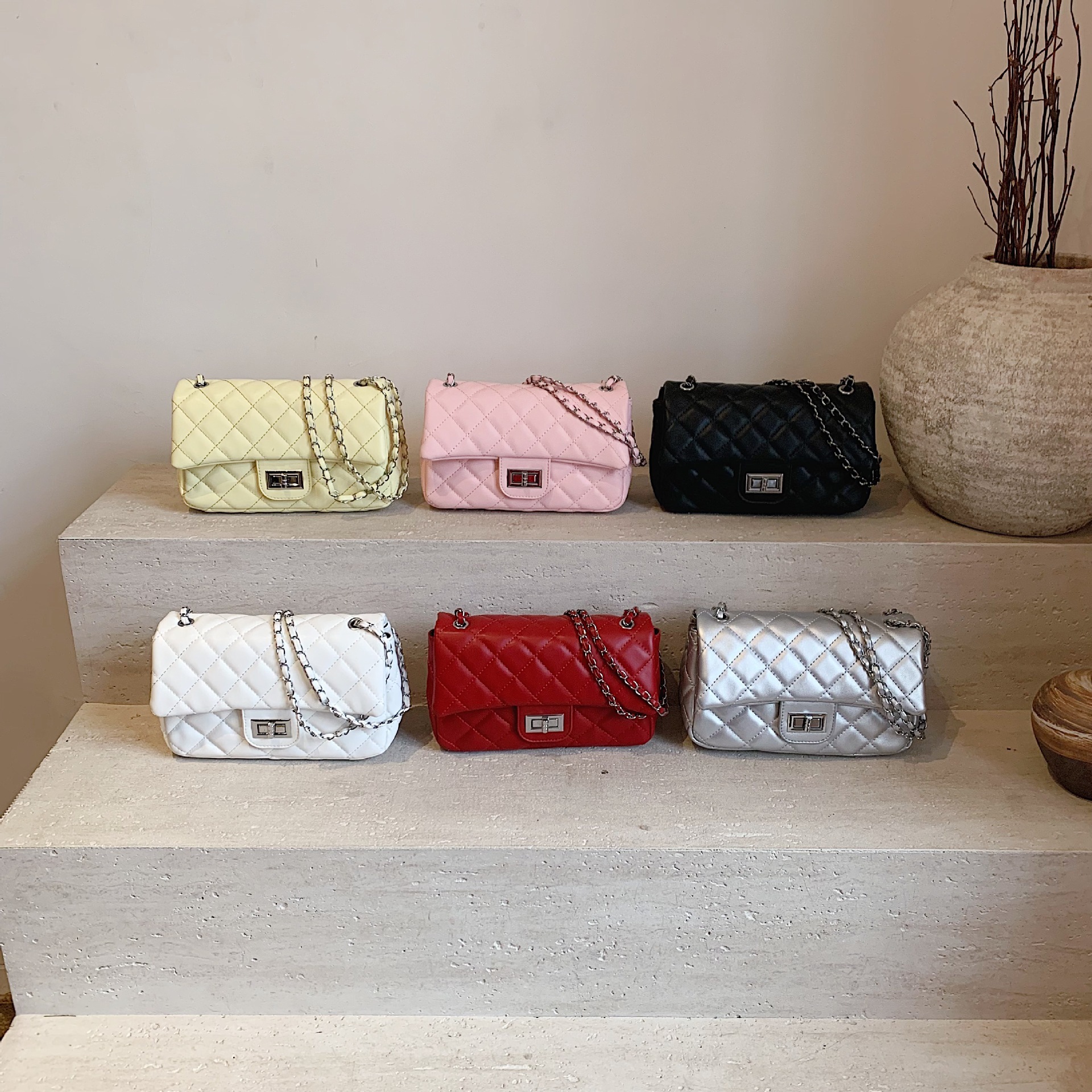 Luxury Brand Designer Bag Quilted Chain Bag For Women 2025 Spring Summer New Fashion High-End Feel Women's Shoulder Crossbody Bag Versatile Small