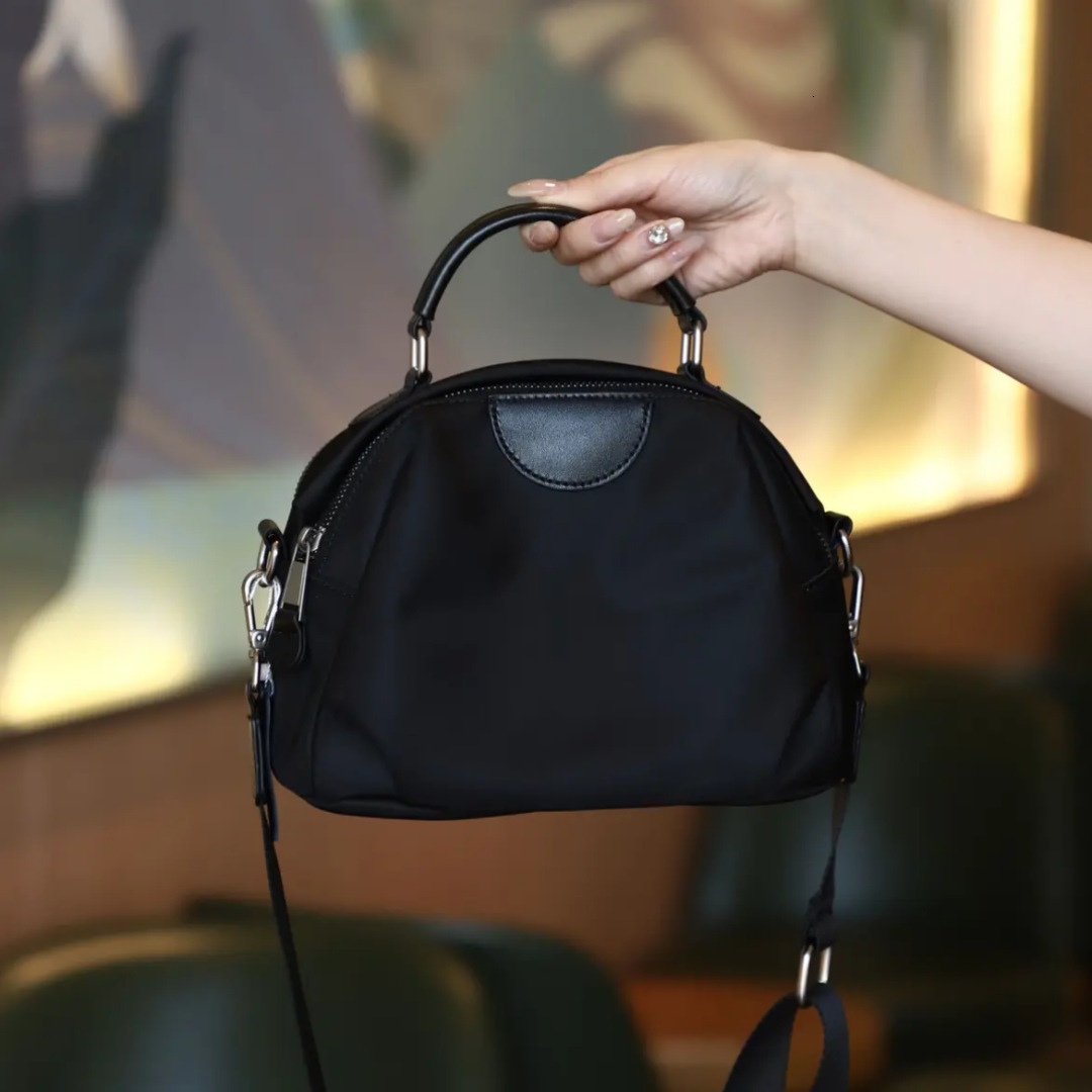 designer bag Nylon Canvas Crossbody Bag for Women 2025 New Fashion Lightweight Oxford Cloth Handbag Casual Shoulder Bag Small Trendy Bag