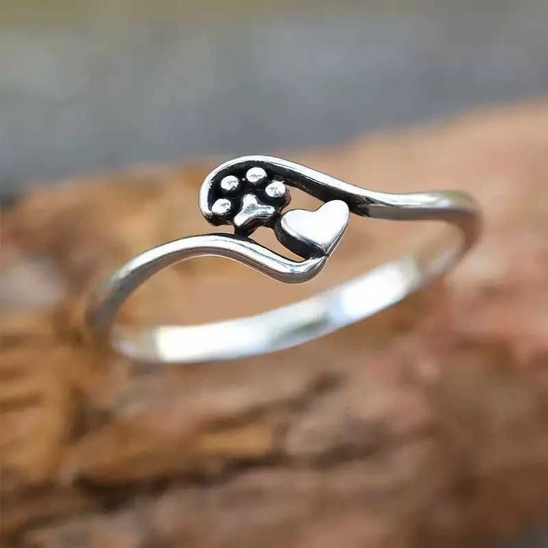 Female Simple Character Ring Retro Art Adjustable Ring W250417