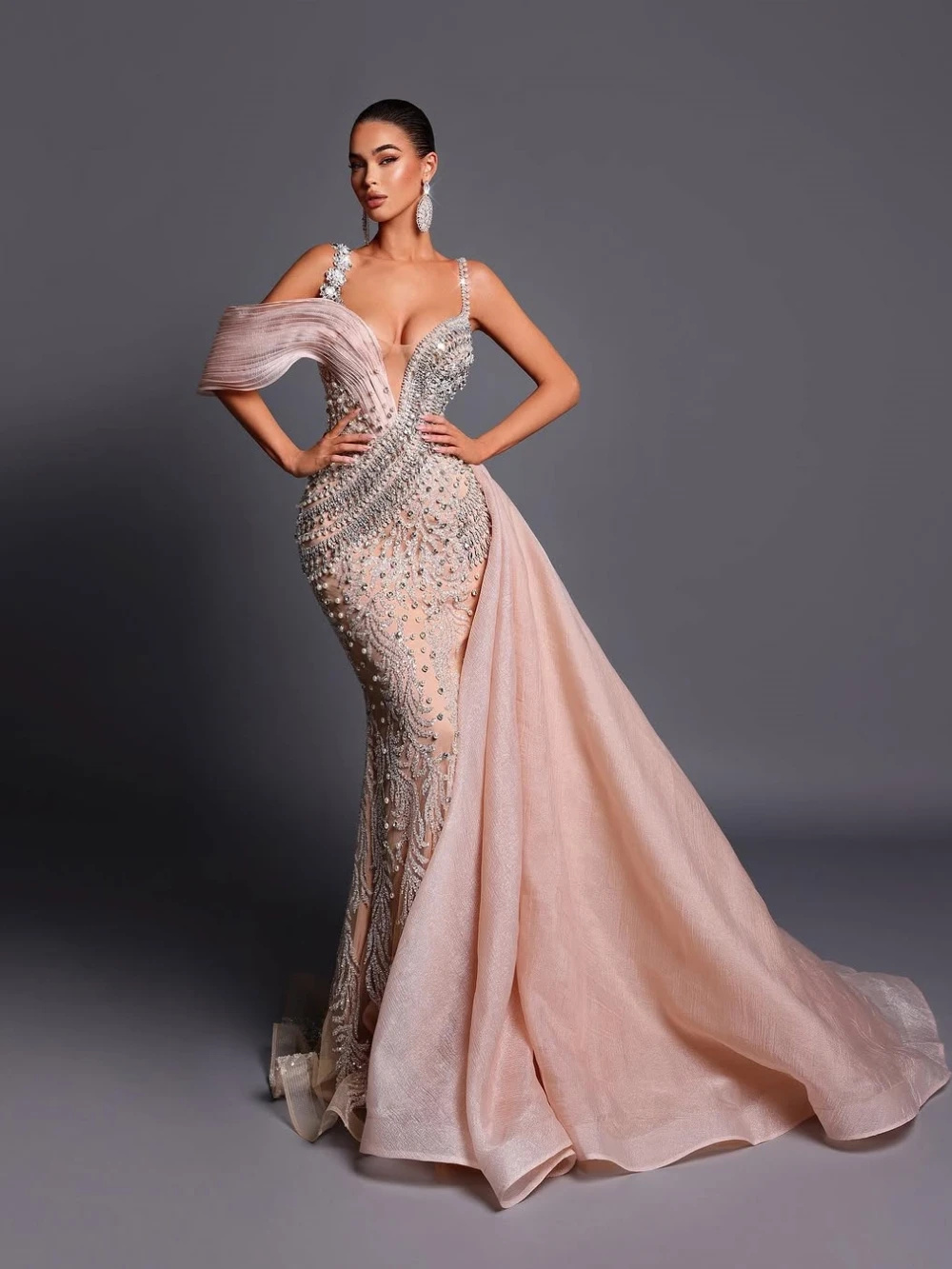 Elegant Sequined Lace Evening Dresses Customized Sexy Beaded Crystal Sleeveless Prom Dress Side Train Floor Length Party Gown