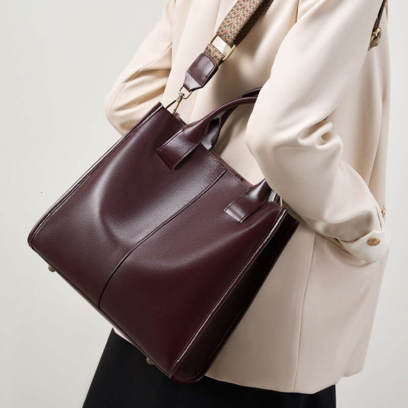 Tote for Women 2025 New Designer Luxury Spring Summer Crossbody Large Capacity Bucket Shoulder Handbag Genuine Leather Women's Bag