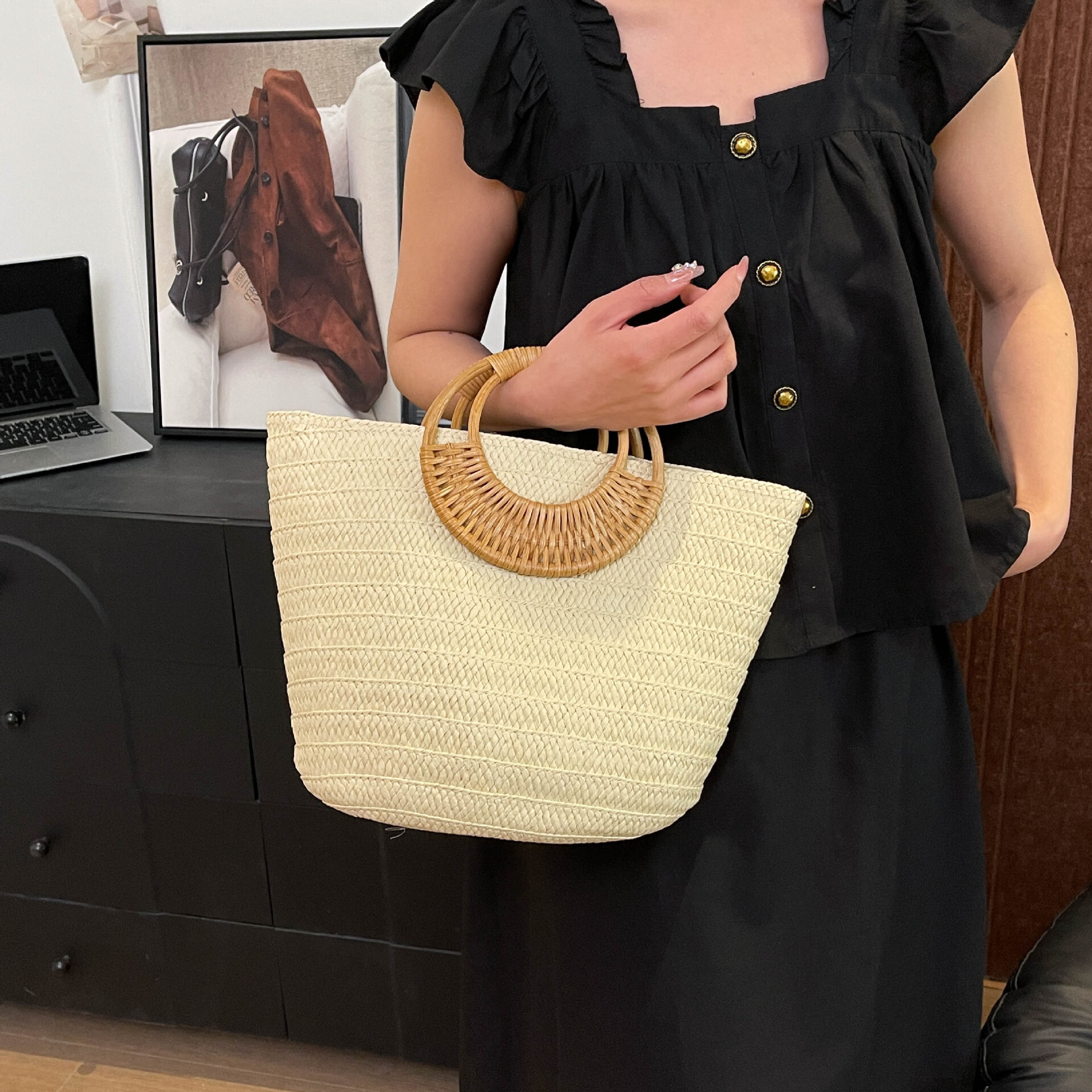 Luxury Brand Designer Bag Foreign Trade Rattan Woven Tote Bag Personality Niche Ins Woven Basket Bag Light Luxury Fashion Vacation Handbag