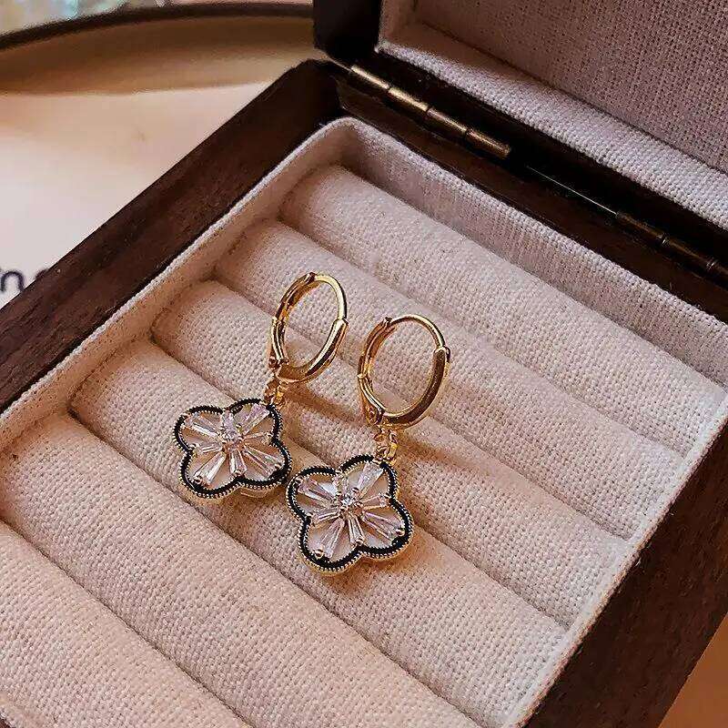 Cute Elegant Gold-Plated Copper Zircon Four-Leaf Clover Dangle Earrings for Women and Girls Wholesale