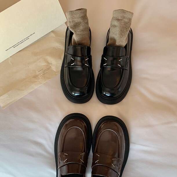 Designer British Style Small Leather Comfortable Round Toe Thick Sole Loafers Korean Version Uniform Professional Commuter Single Shoes Women