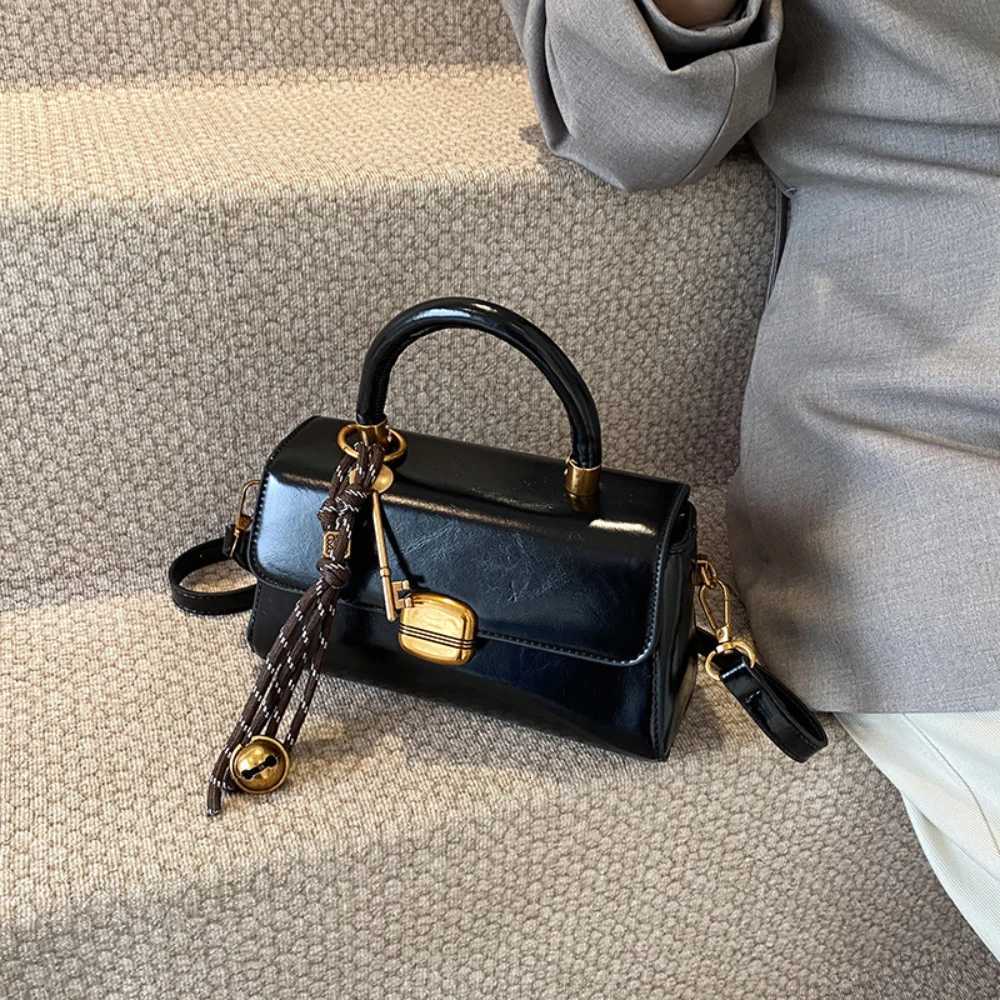 2025 Wen Burgundy Bag Fi New Solid Crossbody Bags Light Luxury Glossy Versatile Zipper Buckle Single Shoulder Packs Y250725
