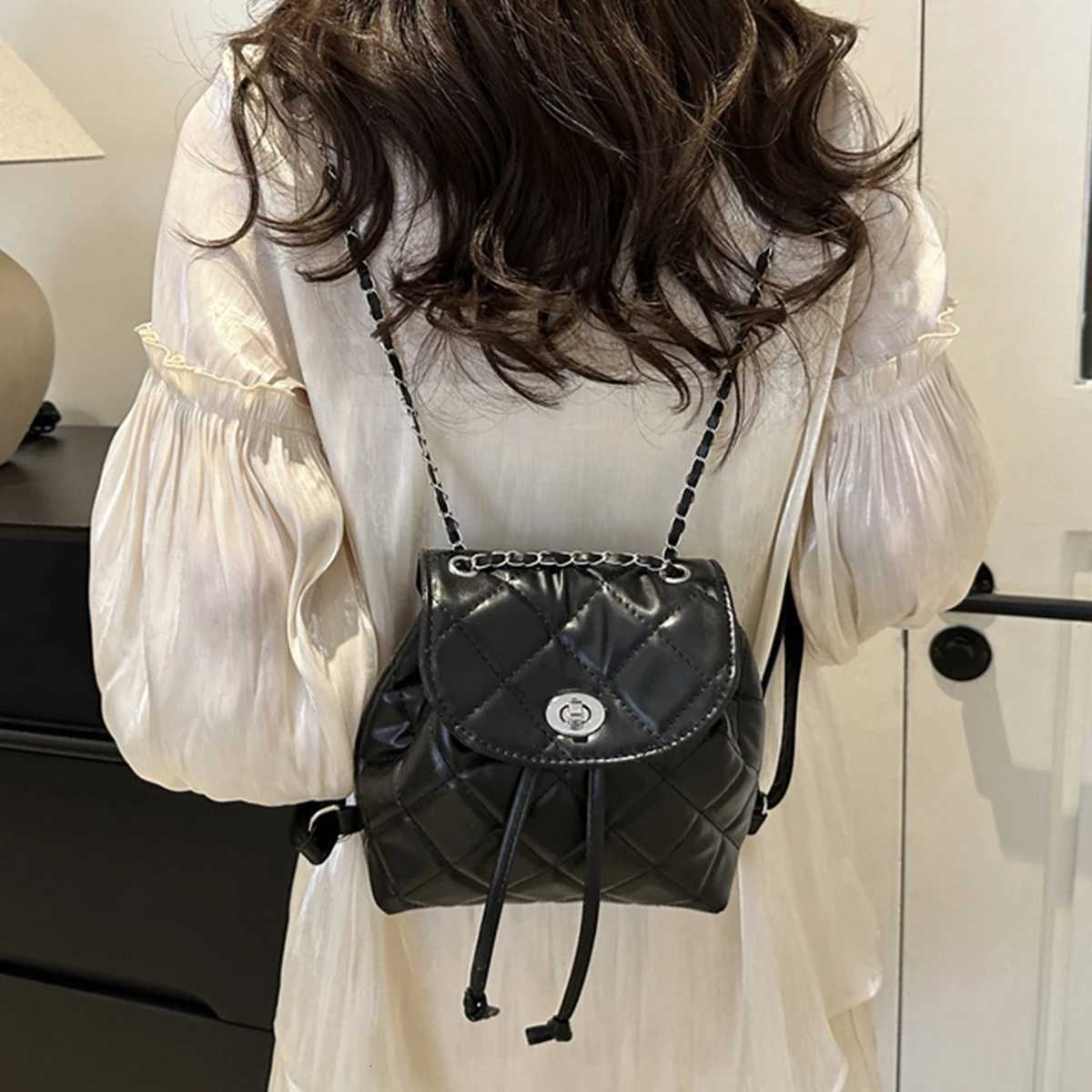 Womens Fashion Backpack Solid Color Quilted Rhombus Chain Accents Lightweight PU Large Capacity Quick-Snap Adjustable Straps Y250725