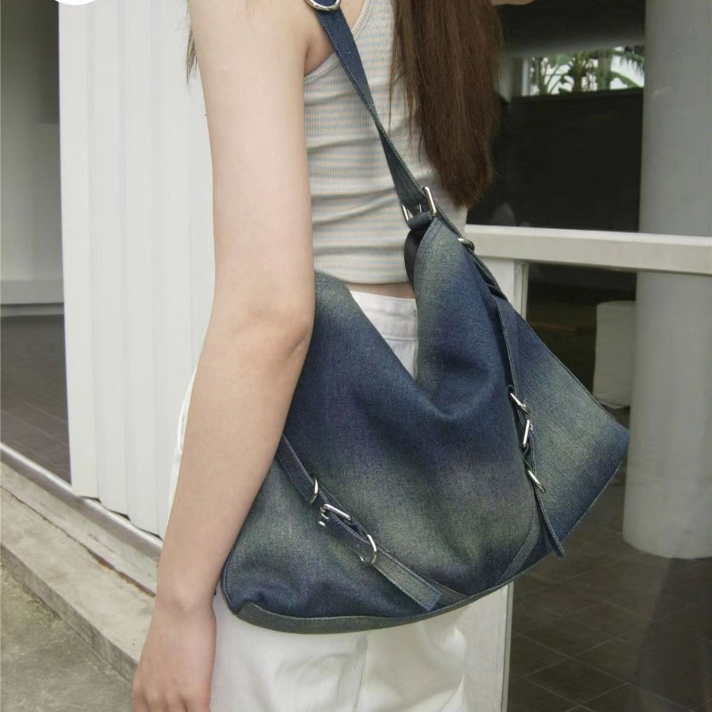 Large Capacity Shoulder Bag Retro Street Messenger Bag Versatile Casual Tote Bag