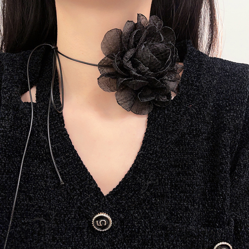 French Elegant Three-Dimensional Camellia Necklace for Women, Ins Style Handmade Fabric Flower Pure Desire Sexy Choker Jewelry for Women