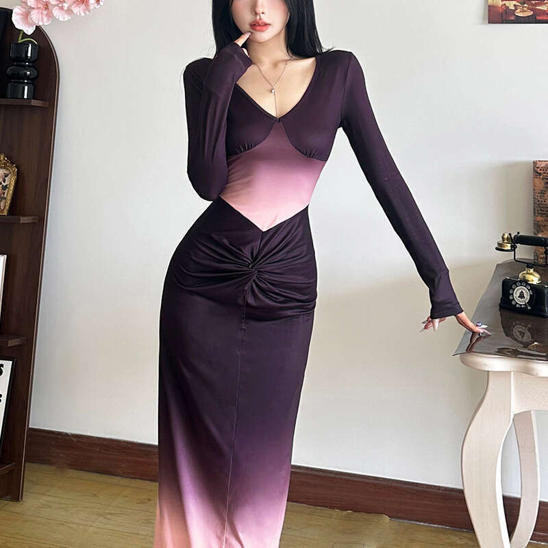 2024 Autumn New Women's Solid Color Slim Fit High Waist Fashion V-neck Gradient Long Sleeve Dress 0bd