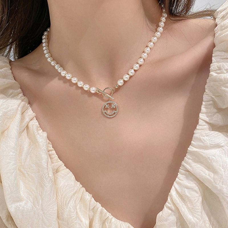 Japanese and Korean INS New Super Fairy Temperament Imitation Pearl Smiley Face Necklace Cold Style Sweet Simple OT Buckle Lock Bone Chain Jewelry for
