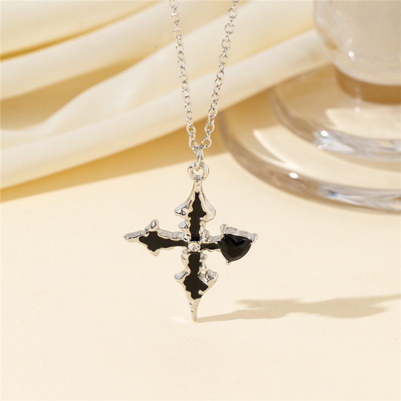 Eco-friendly Material Dark Style Purple Heart Cross Necklace Sparkling Exquisite Fashionable High-Value Versatile Collarbone Chain Jewelry for Women