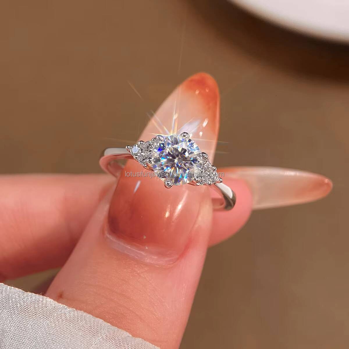 Simple Classic 1ct Moissanite Diamond Ring 925 Sterling Silver With 18K White Gold Fashion Jewelry for Women Wedding and Parties
