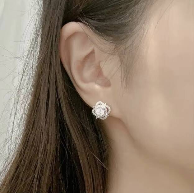 Moissanite Silver Stud Earrings 1Ct Hypoallergenic 925 Sterling Silver Stud With GRA Certificate