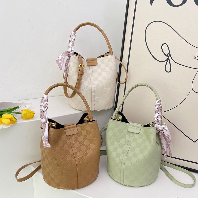 Elegant Womens Shoulder Bag with Unique Niche Design - Durable & Lightweight