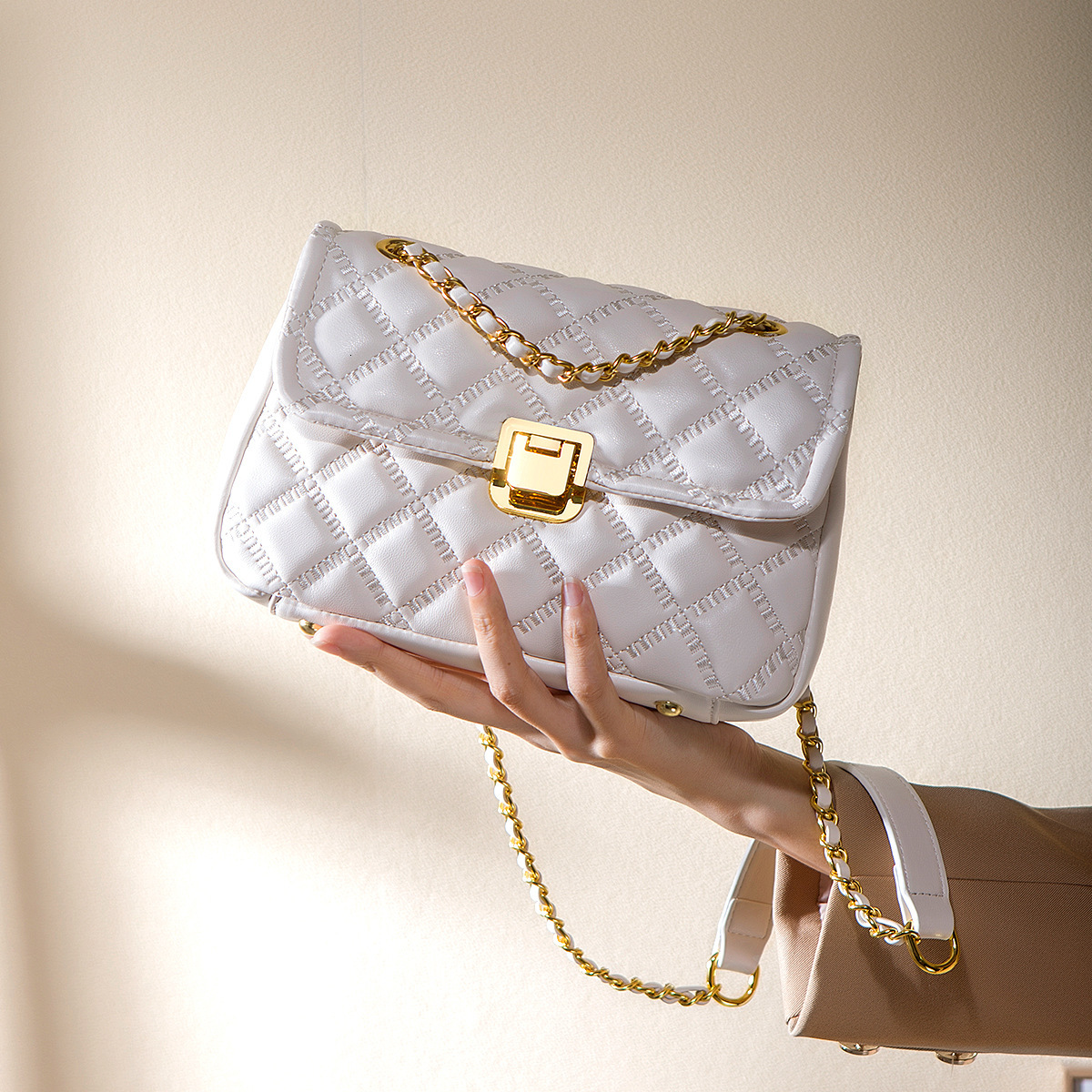 2025 Summer New Women's Shoulder Bag New Casual Women's Crossbody Bag Light Luxury Style Handbag Simple Solid Color Commuting Bag New Design