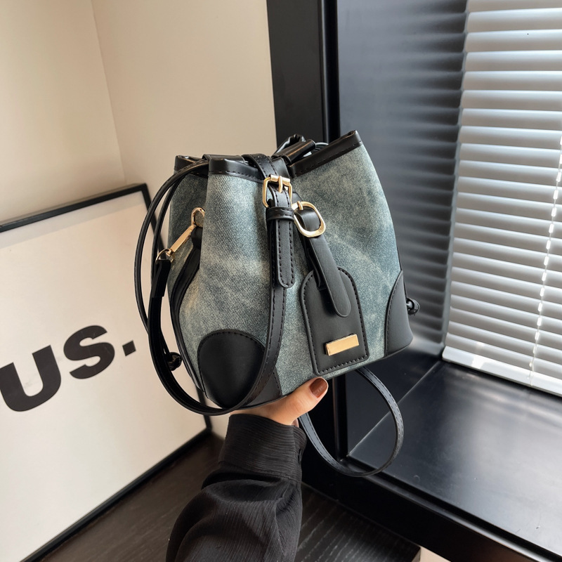 Luxury Brand Designer Bag Women's Bags Trendy Small Bags For Women Autumn Winter New Versatile Fashionable Shoulder Crossbody Bags Internet Celeb