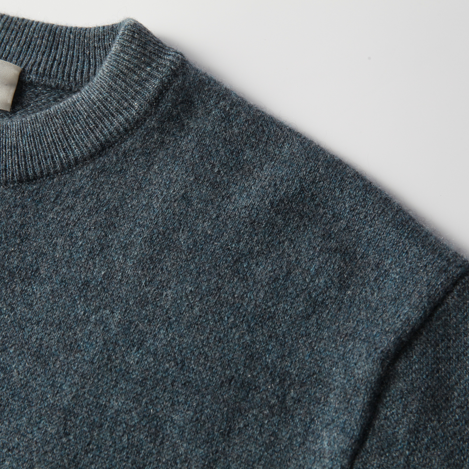 Men's basic paragraph round neck sweater simple solid color autumn and winter knitted bottoming shirt