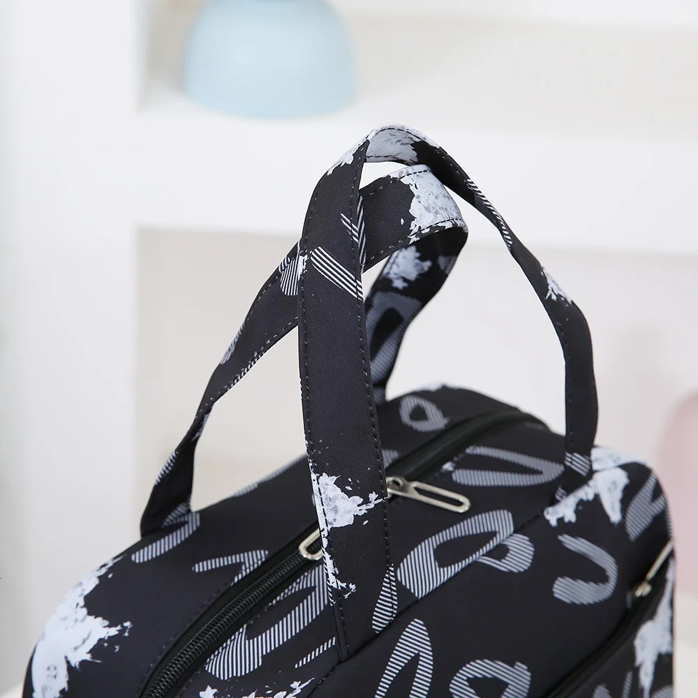 Functional Lunch Tote Bag for Work Commute and Outing Large Capacity Insulated Bento Cloth Bag for Convenient Handheld Bag 250723