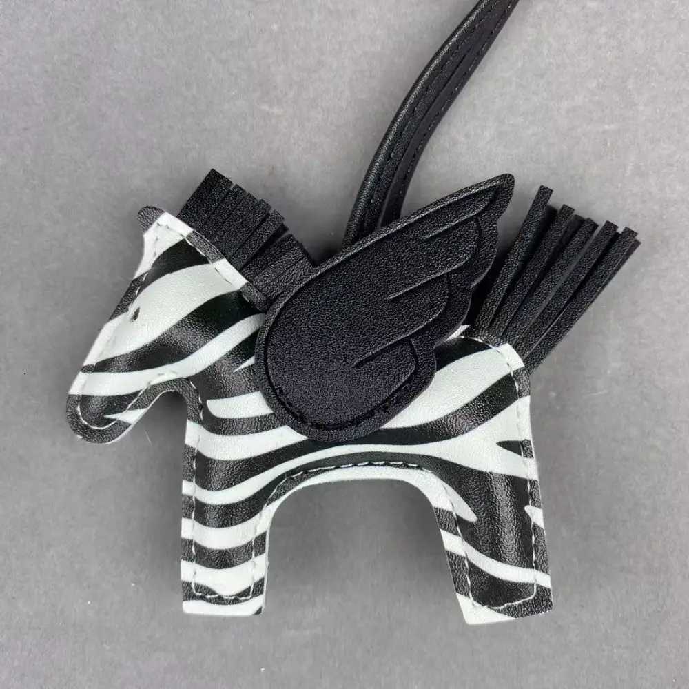 Py Bag Charm - Mti-Color Horse Charm Accessory for Handbag Backpack Keys Y250725