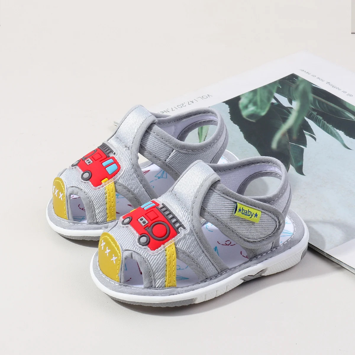 Baby Squeaky Shoes Summer Sandals High Quality Funny Toddler Sound Prewalking Sneakers Cute Car Patterns For Kids Unisex 250725
