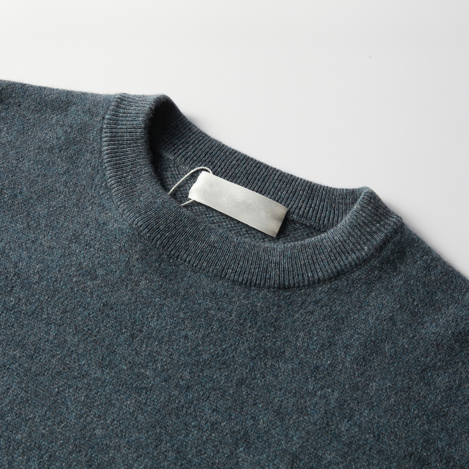 Men's basic paragraph round neck sweater simple solid color autumn and winter knitted bottoming shirt