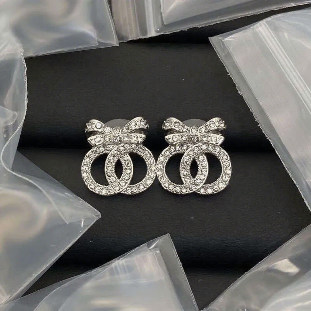 Xiaoxiangfeng New Full Dia Double C Pearl Home Fashion Versatile High-end Fragrance Grandma Earrings Jewelry
