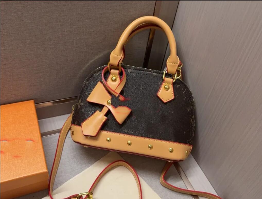 Embossed Letter designer bag Womens Designer Bag Saddlebag High Quality Luxury Handle Clutch Shoulder Evening Cross Body Bag Vintage Genuine Leather Bags