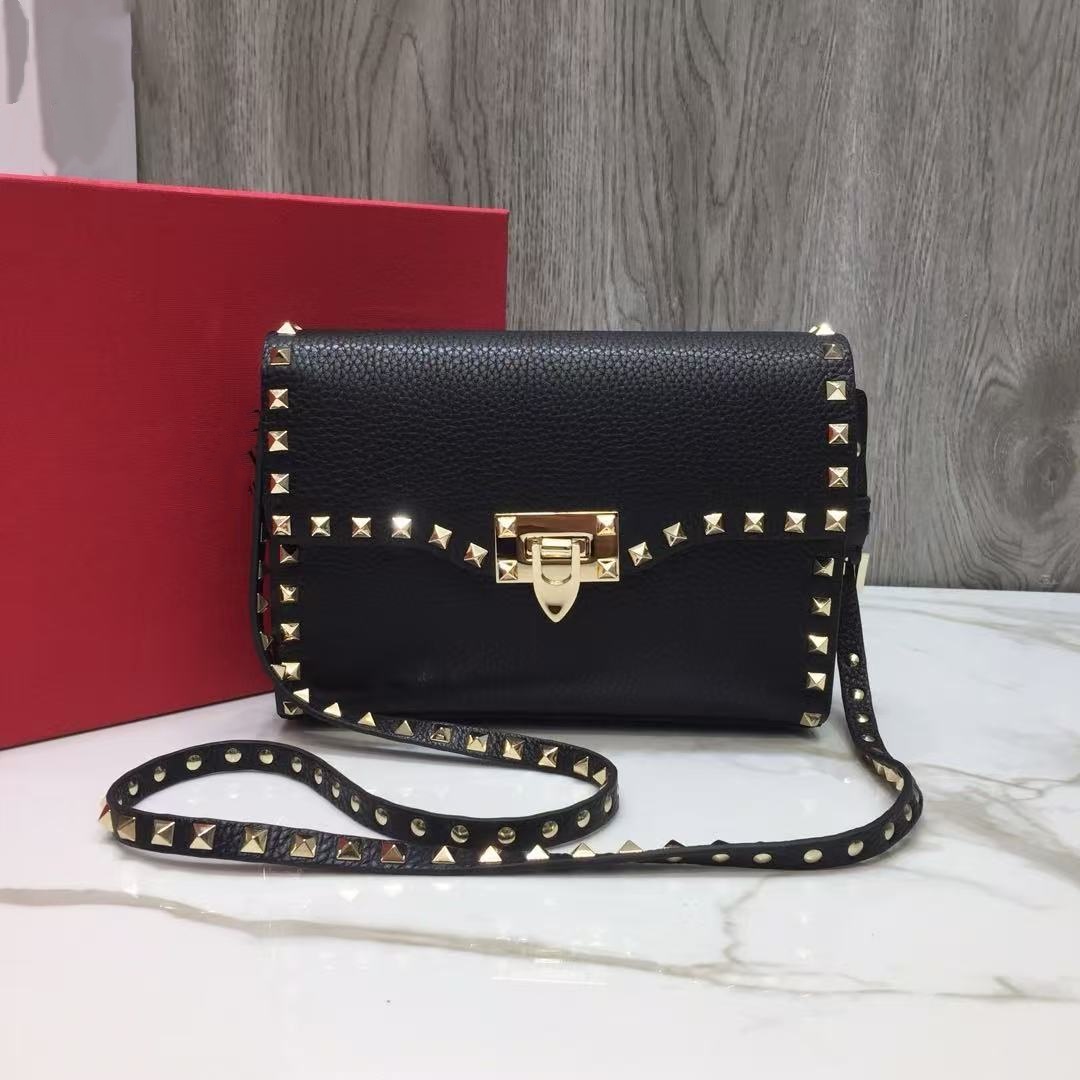 fashion rockstud shoulder bag rivet designer women messenger bag Lychee lines cowhide leather fashionable hottie Metal locomotive bag Charming Lady bag Dress bag