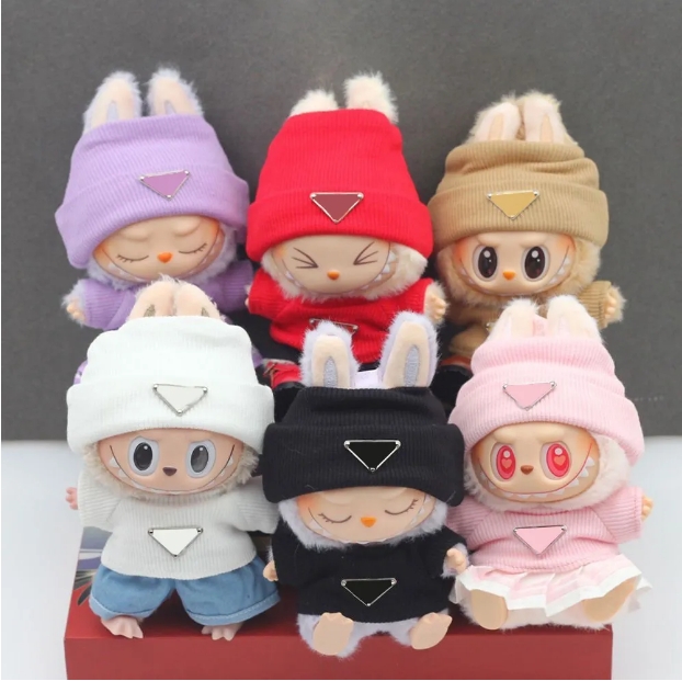 V1 V2 Labubu Doll Clothes Designer Luxury Doll Apparel Baby Dolls Changing Accessories Knitted Hats T Shirt Set Labubu Outfits Dress Up