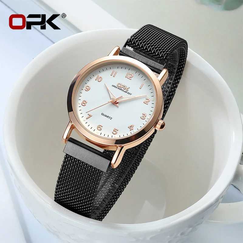 8115 Magnetic Strap With Automatic Adsorption Strap Quartz Watch Mens Watch X250726
