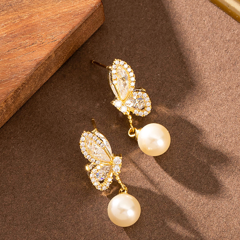 Sier Needle Korean Version Super Fairy Exquisite Crystal Zircon Butterfly for Women High-end Elegant Versatile Pearl Stud Earrings Jewelry