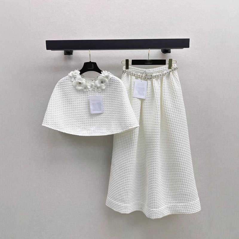 cha Two Piece Dress Designer Elegant Fashion Plaid Fresh Fairy Suit Petite Professional Commuting Three-Dimensional Flower Cape Top Half Skirt 0ITE