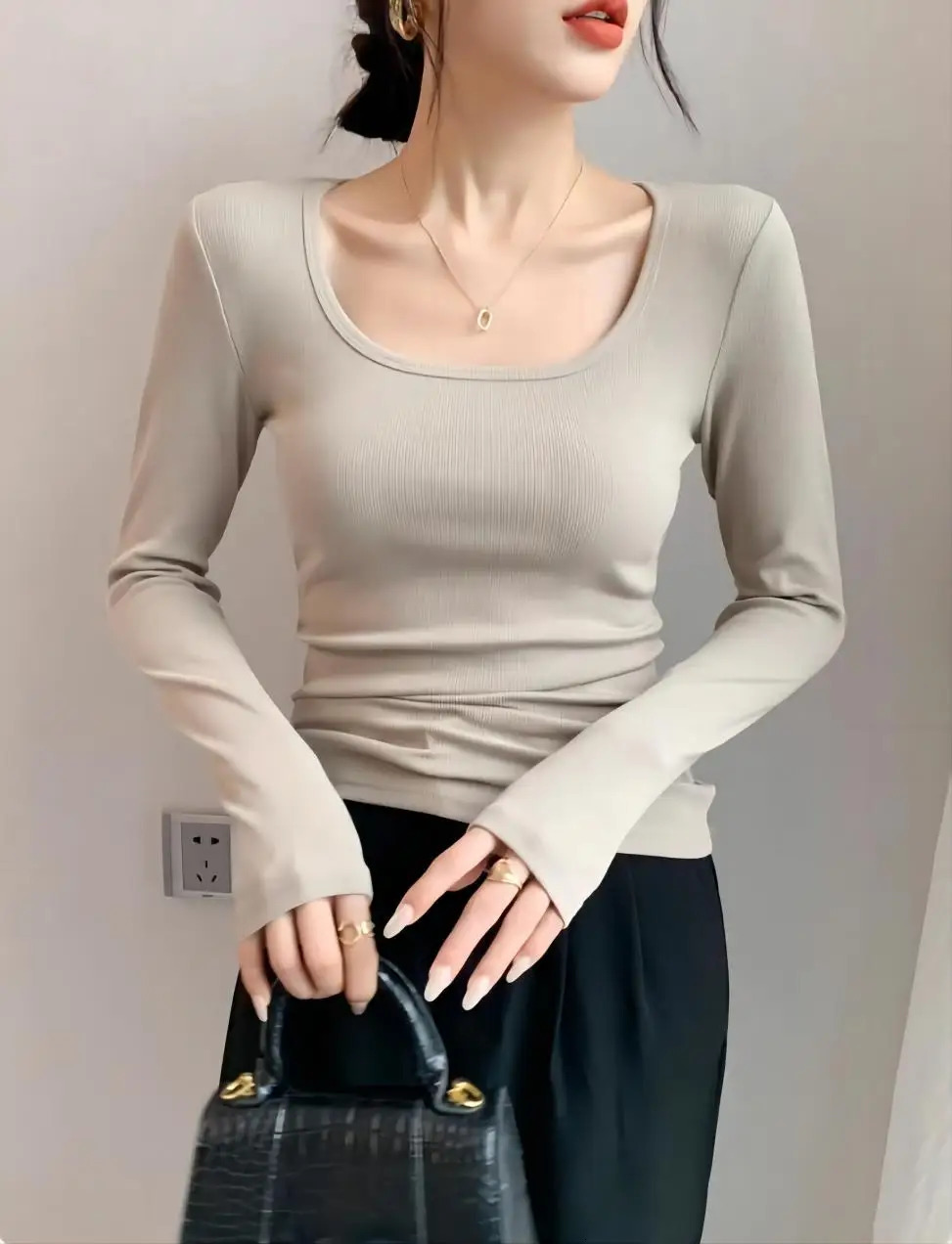 Bottom coat women wear Uneck long sleeve Tshirt slim knit white top 250725