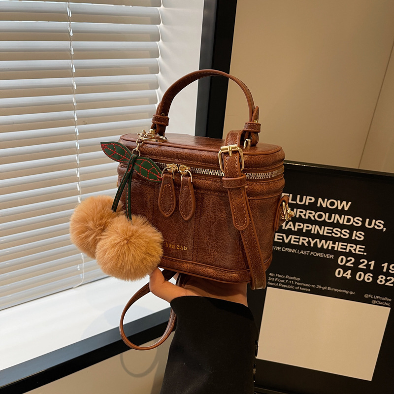 Luxury Brand Designer Luxury bag Bag Women's Bag High-Quality Texture Small Bag New Fashion Ins Style Handheld Box Bucket Bag Versatile Stylish C