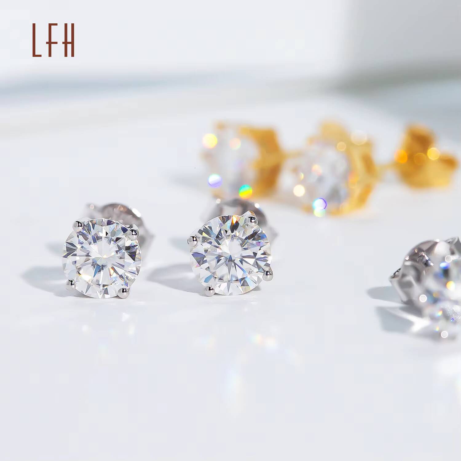 Wholesale Classic Design 18K Real Gold Moissanite Customizable Stone Stud Earrings for Women Au750 Moissanite Stud Earrings