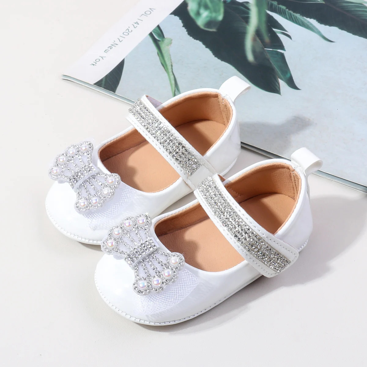 SpringSummer Cute Childrens Shoes 01 Years Old Princess AntiSlip Baby Learning Walkers 250725