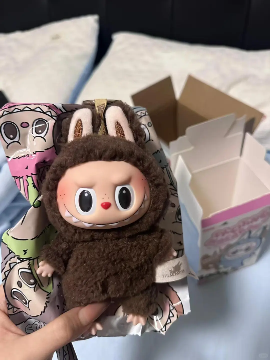 LaBuBu Monsters Big Into Energy Series Doll V1 V2 V3 Blind Box & Blind Bag with Box Kawaii Figure Face Doll Clothes Doll Keychain Decorative labubus